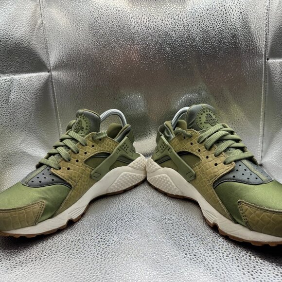 Size 8.5 Nike Air Huarache Run Premium Palm Green Womens Sneakers 683818-300 - Picture 6 of 10